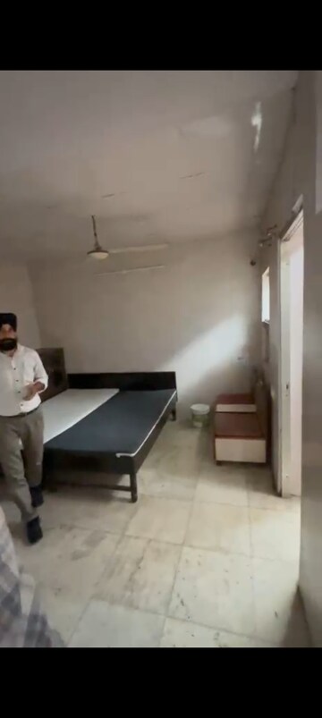 Furnished Amenities in 2 BHK Builder Floor at Sector 40 – for Rent