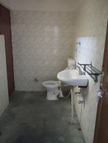 Bathroom in 4 BHK Independent House at Aliganj – for Rent