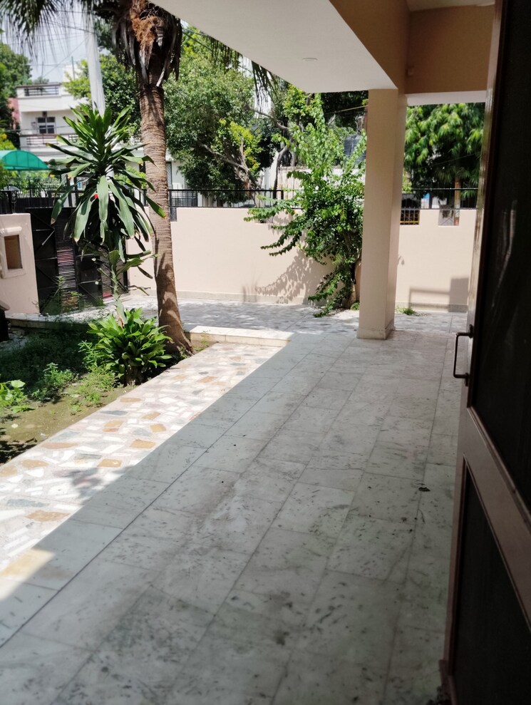 Balcony, aliganj 4 Bedroom 3700 Sq.Ft. Independent House In Aliganj Lucknow 9100696
