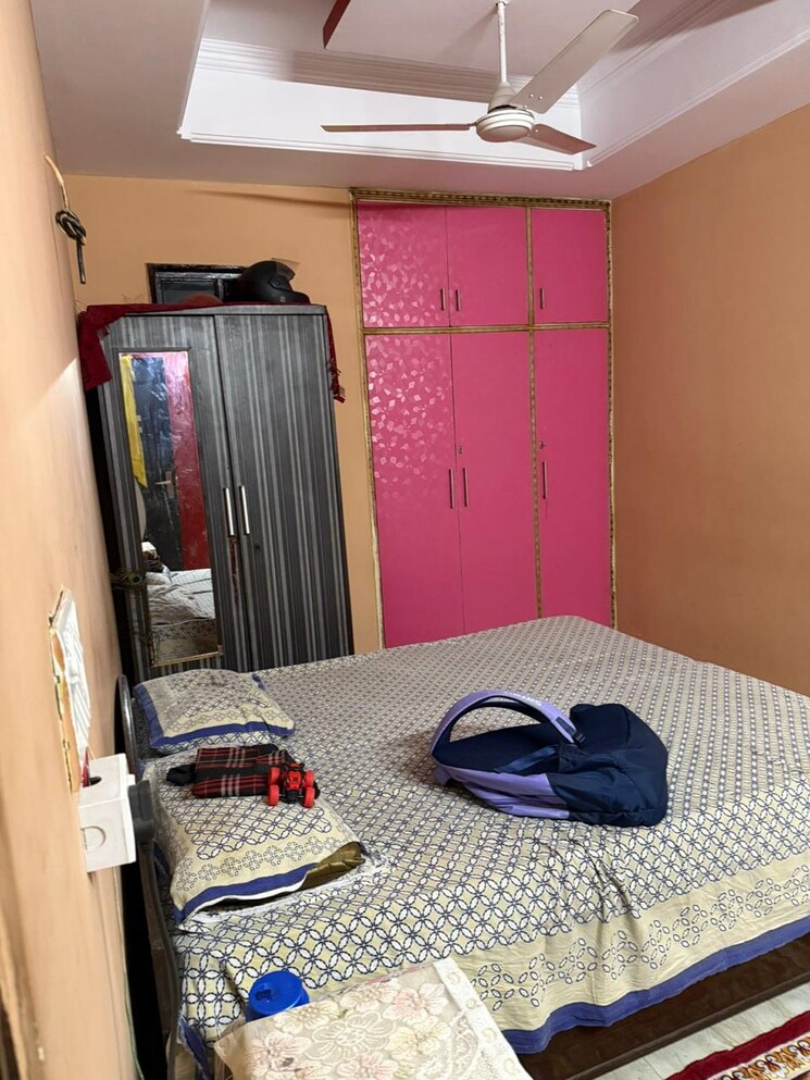 Team Area, baraula 3 Bedroom 120 Sq.Yd. Builder Floor In Baraula Noida 9100708