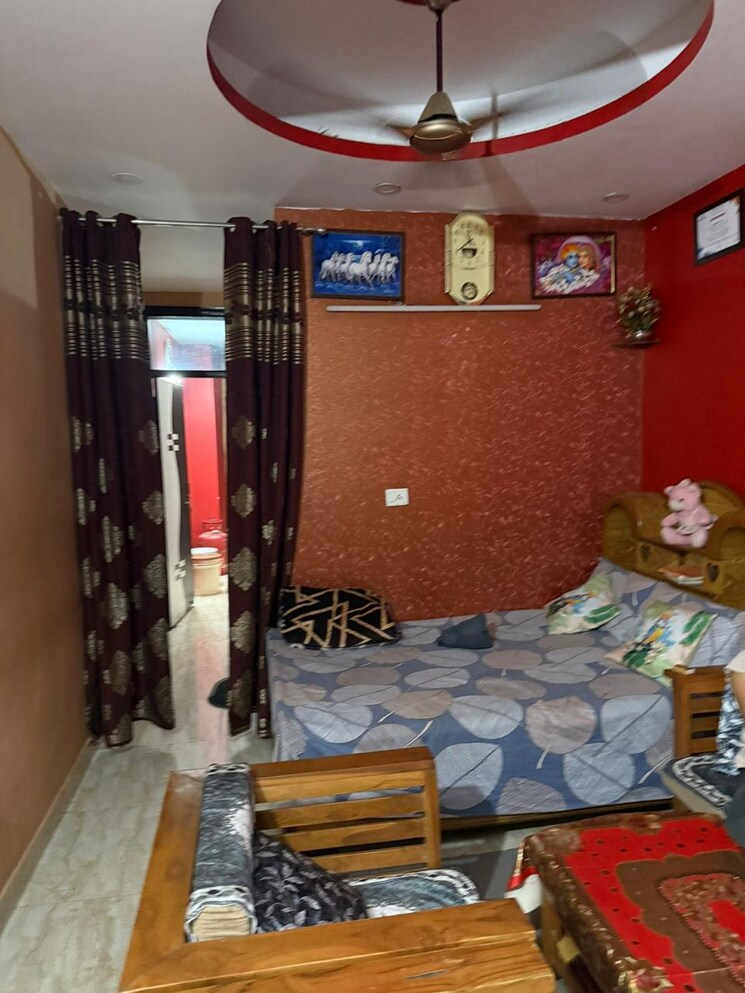 Bedroom, baraula 3 Bedroom 120 Sq.Yd. Builder Floor In Baraula Noida 9100708