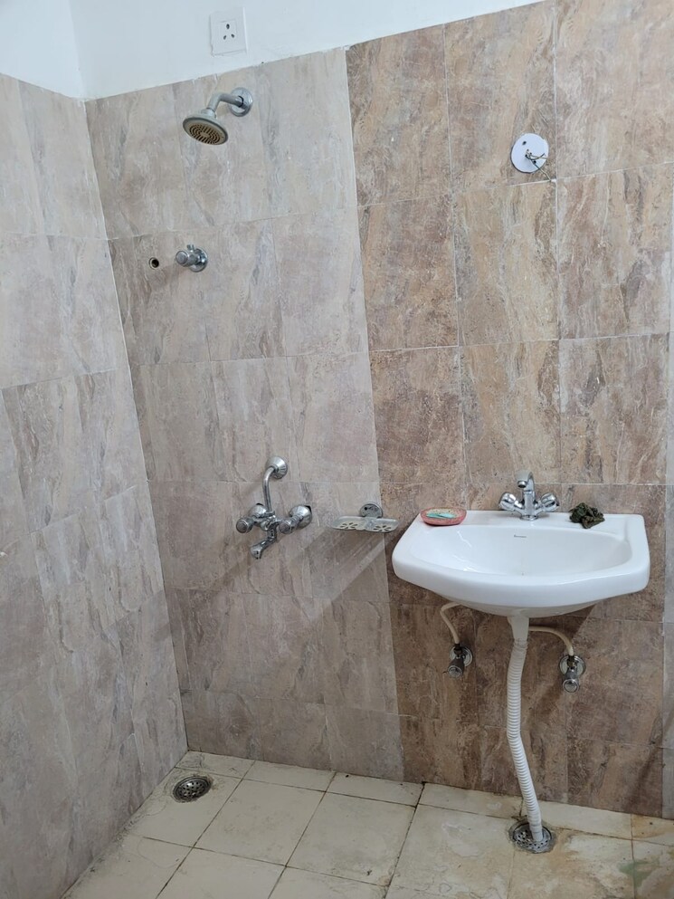 Master Bedroom, sargam-apartment 2.5 Bedroom 1300 Sq.Ft. Apartment In Jankipuram Lucknow 9100717