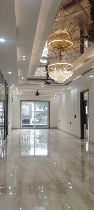 4 BHK Builder Floor For Sale in Unitech South City II, Sector 50
