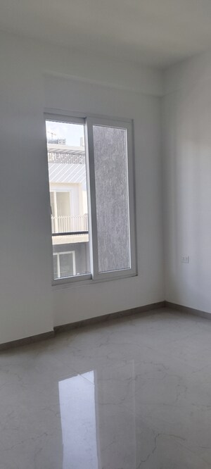 Room in 3.5 BHK Builder Floor at Smart World Orchard, Sector 61 – for Sale