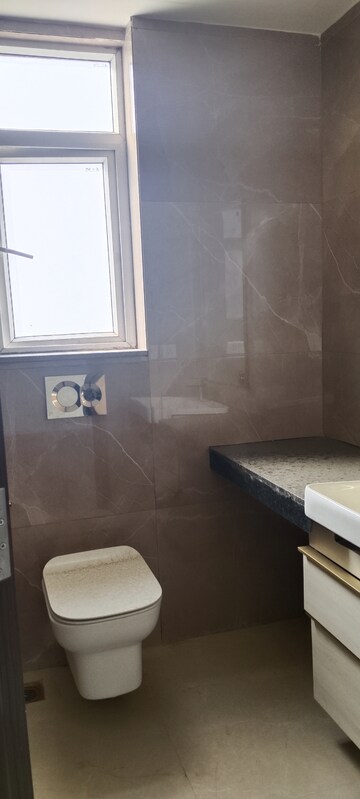 Bathroom in 3.5 BHK Builder Floor at Smart World Orchard, Sector 61 – for Rent