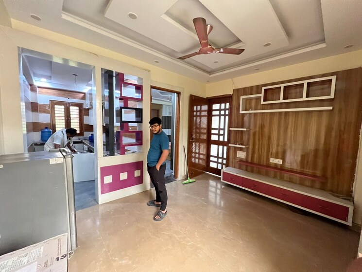  Parking, sector 12 1 Bedroom 425 Sq.Ft. Independent House In Sector 12 Noida 9100734