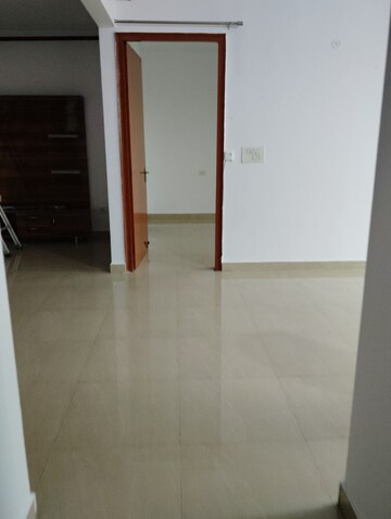 Room in 2 BHK Apartment at Kursi Road – for Rent