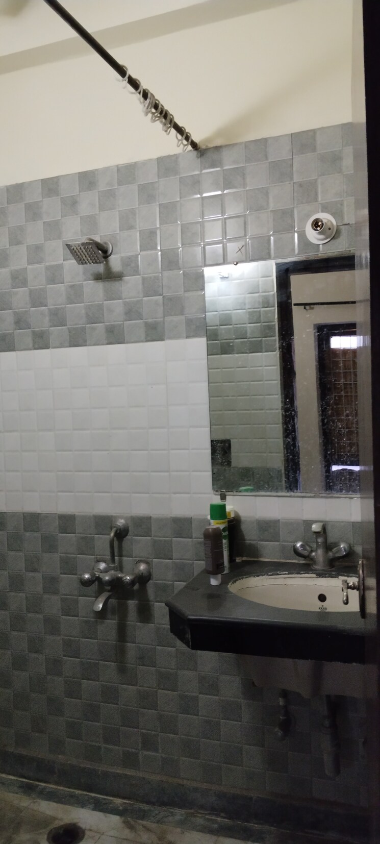 Bathroom, uppal-southend 3 Bedroom 1500 Sq.Ft. Builder Floor In Sector 49 Gurgaon 9100756