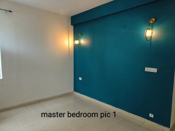 Room in 3 BHK Apartment at Vatika City Homes, Sector 83 – for Rent