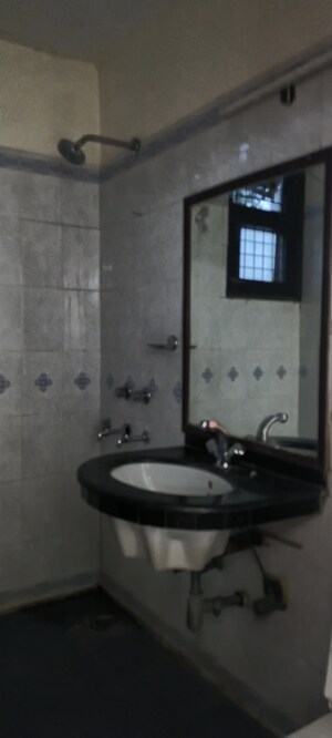 Master Bedroom in 3 BHK Builder Floor at Uppal Southend, Sector 49 – for Sale