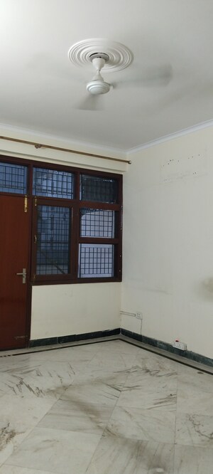 Room in 3 BHK Builder Floor at Uppal Southend, Sector 49 – for Sale