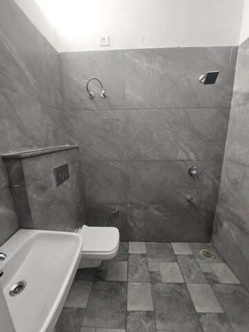 Bathroom in 2 BHK Villa at Patiala Road – for Rent