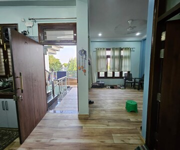Parking in 2 BHK Independent House at Gomti Nagar – for Rent
