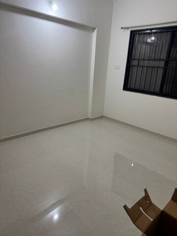 Room in 2 BHK Apartment at Kohinoor Viva City, Dhanori – for Rent