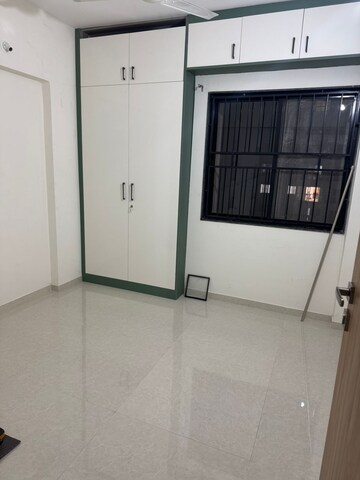 Room in 2 BHK Apartment at Kohinoor Viva City, Dhanori – for Rent