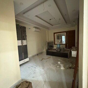 Room in 3 BHK Builder Floor at Sector 47 – for Rent