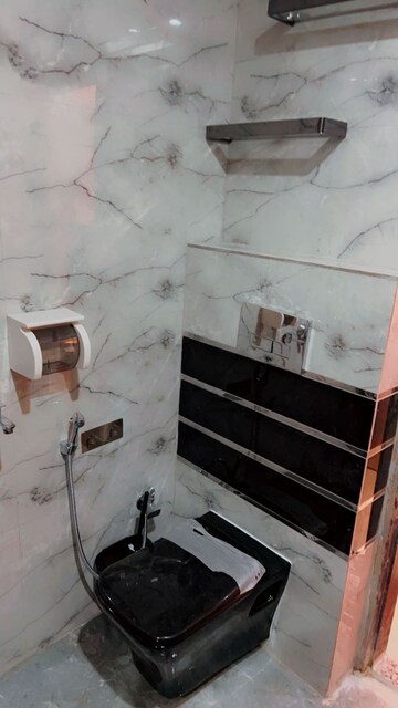 Bathroom in 1 RK Builder Floor at Patparganj – for Rent