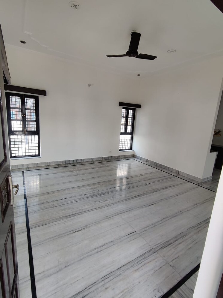 Room, mohit nagar 3 Bedroom 2050 Sq.Ft. Independent House In Mohit Nagar Dehradun 9100866