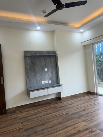 Room in 3 BHK Apartment at Ace Divino, Sector 1 Greater Noida – for Rent