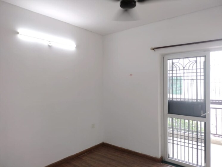 Room, parklands 3 Bedroom 250 Sq.Yd. Builder Floor In Sector 85 Faridabad 9100974