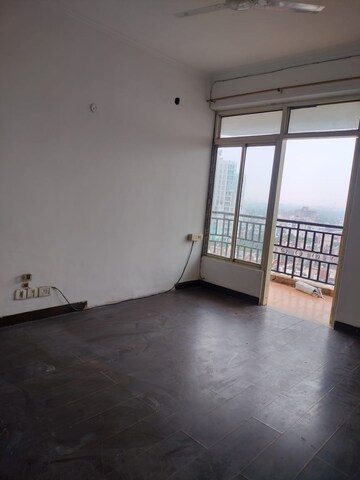 Room in 2 BHK Apartment at Gardenia Grace, Sector 61 – for Rent