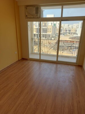 Room in 3 BHK Villa at Amrapali Dream Valley, Tech Zone 4 Greater Noida – for Sale