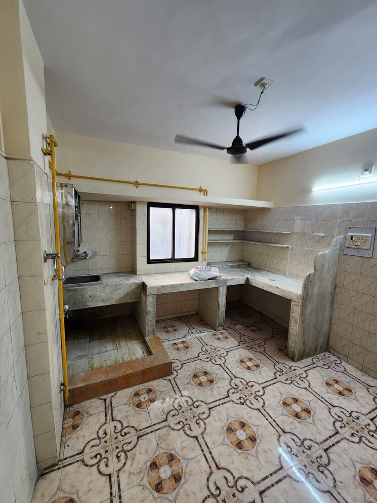 Kitchen, adajan 2 Bedroom 1100 Sq.Ft. Apartment In Adajan Surat 9101040