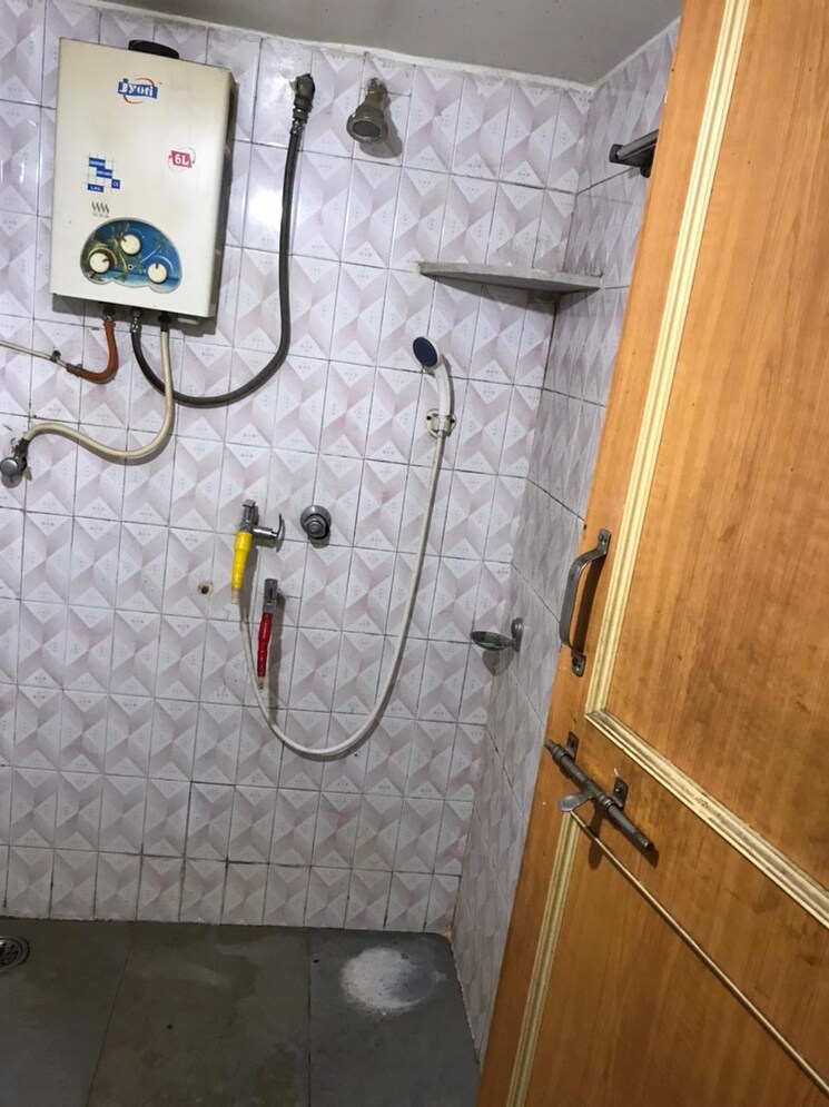 Bathroom, pooja-apartment-erandwane 3 Bedroom 1050 Sq.Ft. Apartment In Erandwane Pune 9101023