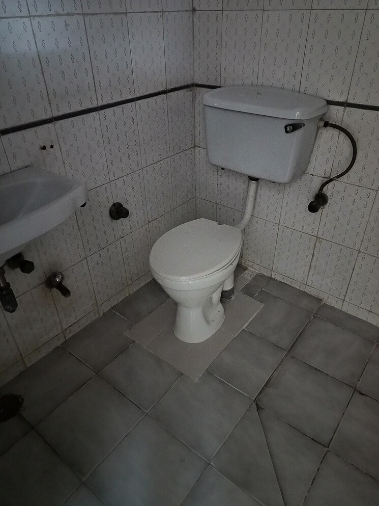 Bathroom, windsor-and-nova-society 2 Bedroom 780 Sq.Ft. Apartment In Ahinsa Khand 2 Ghaziabad 9101065