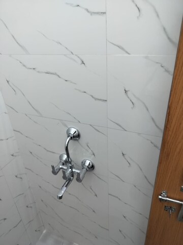Bathroom in 1 RK Builder Floor at Palam Vihar Residents Association, Palam Vihar – for Rent