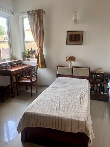 Bedroom in 3 BHK Apartment at Emaar MGF Emerald Hills, Sector 65 – for Rent