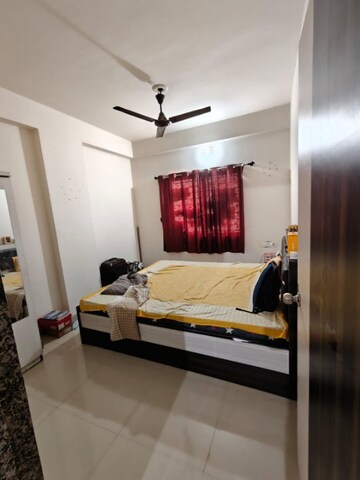 Bedroom in 2 BHK Apartment at Fortune 5, Atladra – for Rent