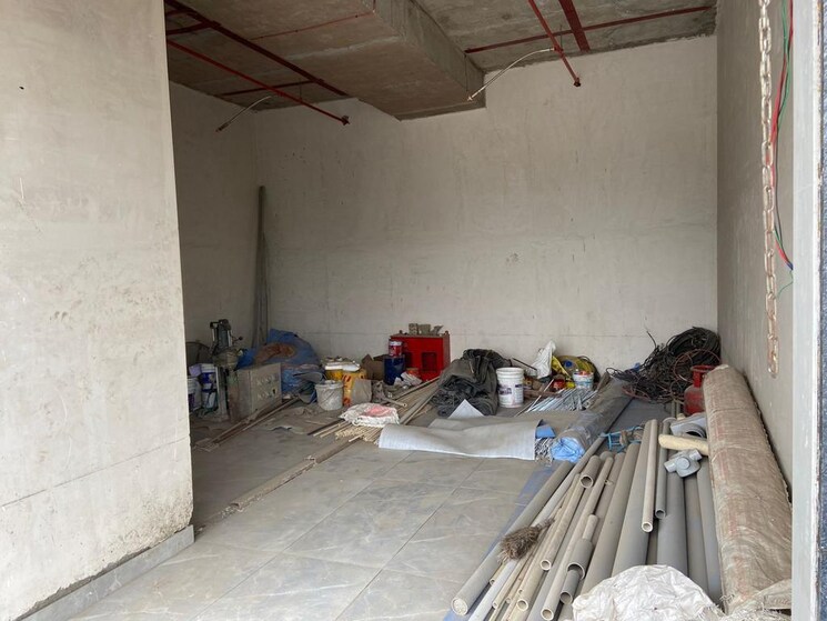  Parking, sky-pavilion Commercial Shop 500 Sq.Ft. In Undri Pune 9101090