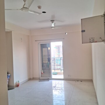 Room in 3 BHK Apartment at SKA Divya Towers, Sector 16 Greater Noida – for Rent