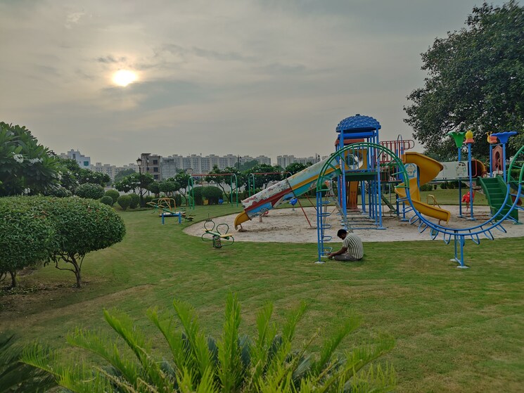 Garden, meffier-golden-park  160 Sq.Yd. Plot In Sohna Sector 4 Gurgaon 9101113