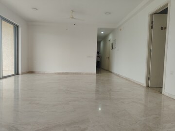Room in 3 BHK Apartment at Hiranandani Fortune City, New Panvel – for Rent