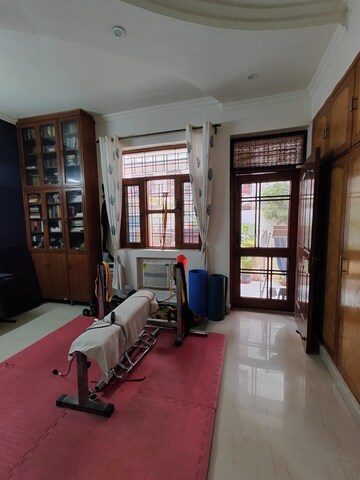Living Room in 3 BHK Builder Floor at Green Fields Colony – for Rent