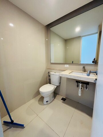 Team Area in 3 BHK Apartment at Hiranandani Fortune City, New Panvel – for Rent