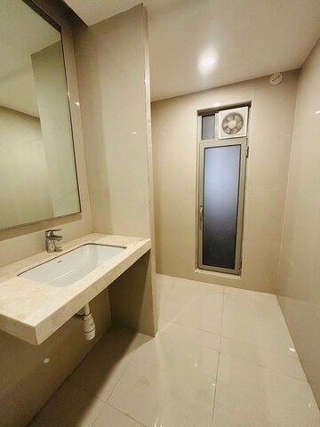 Team Area in 3 BHK Apartment at Hiranandani Fortune City, New Panvel – for Rent