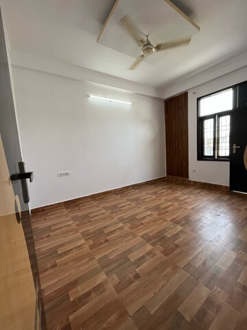 Room in 2 BHK Builder Floor at Saket – for Rent
