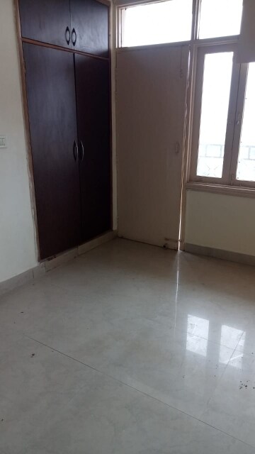 Room in 2 BHK Apartment at SRS Residency, Sector 88 – for Rent