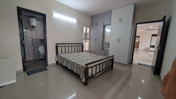 Room in 4 BHK Apartment at Sunshine Apartment Singasandra, Singasandra – for Rent