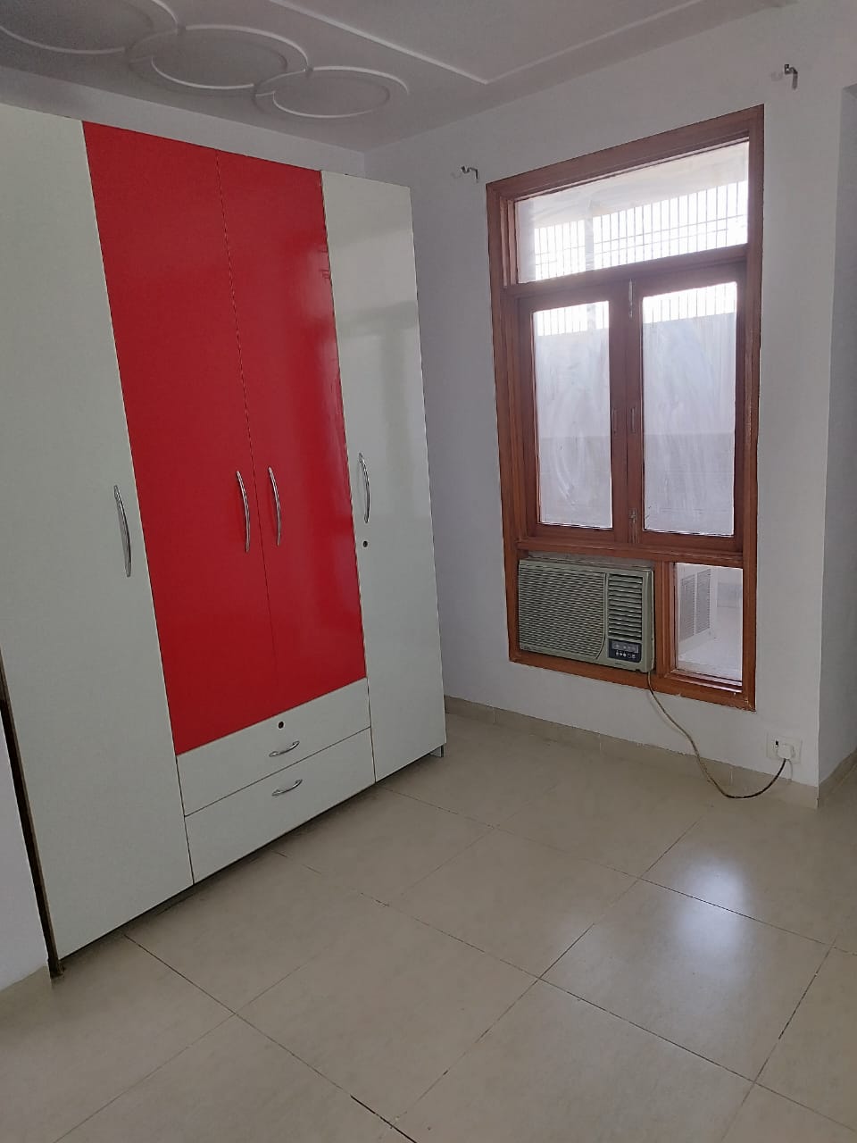 2.5 BHK + Servant Room Villa For Rent in Wave Armonia Villa