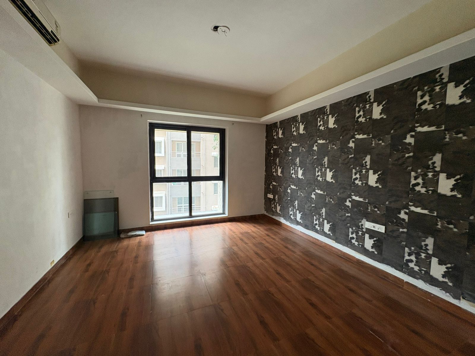 3.5 BHK + Servant Room Apartment For Rent in Konark The Imperial