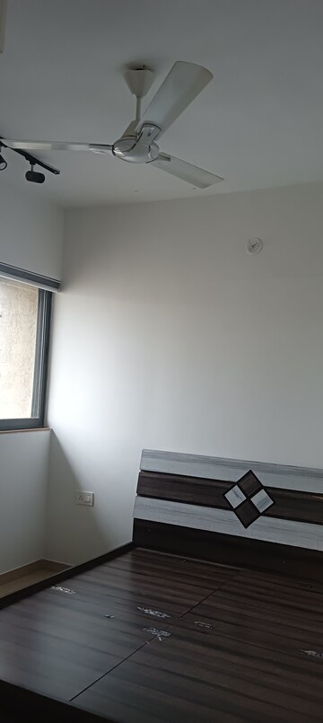 Furnished Amenities in 2 BHK Apartment at Dombivli East – for Rent