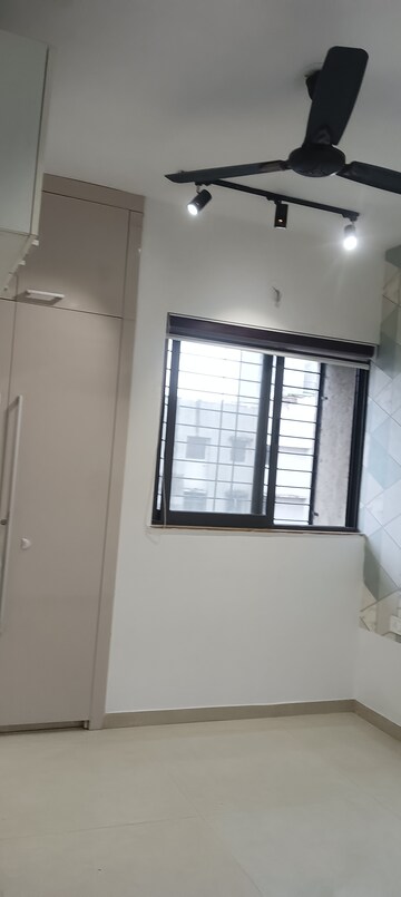 Room in 2 BHK Apartment at Dombivli East – for Rent