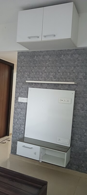 Furnished Amenities in 2 BHK Apartment at Dombivli East – for Rent