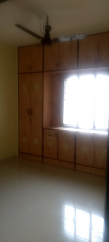 Room in 2 BHK Apartment at Sundar Park  CHS, Vadgaon Budruk – for Rent