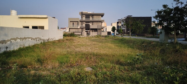 Nearby, wave-city  112 Sq.Mt. Plot In Wave City Ghaziabad 9101190
