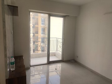 Room in 2 BHK Apartment at Signature The Millennia 2, Sector 37d – for Rent
